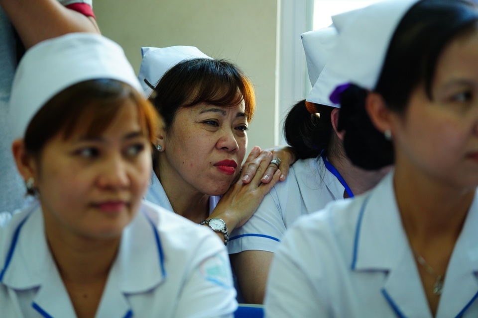 Việt kiều Mỹ nhiễm Covid-19: Cảm ơn những “ân nhân áo trắng” - 3 Việt kiều Mỹ nhiễm Covid-19: Cảm ơn những “ân nhân áo trắng” - 3