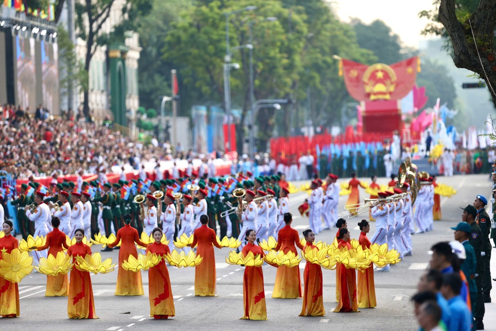 Lãnh đạo Đảng, Nhà nước dự buổi tổng duyệt diễu binh, diễu hành dịp 30/4 - 2 Lãnh đạo Đảng, Nhà nước dự buổi tổng duyệt diễu binh, diễu hành dịp 30/4 - 2
