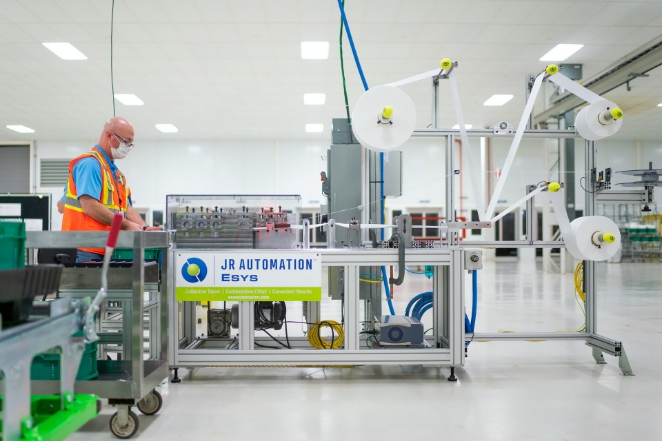 Bên trong xưởng sản xuất khẩu trang của GM tại Mỹ - 6 Bên trong xưởng sản xuất khẩu trang của GM tại Mỹ - 6