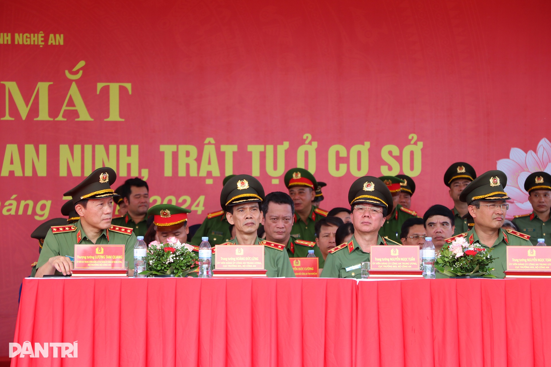 Bộ trưởng Công an dự lễ ra mắt lực lượng bảo vệ an ninh trật tự - 2 Bộ trưởng Công an dự lễ ra mắt lực lượng bảo vệ an ninh trật tự - 2