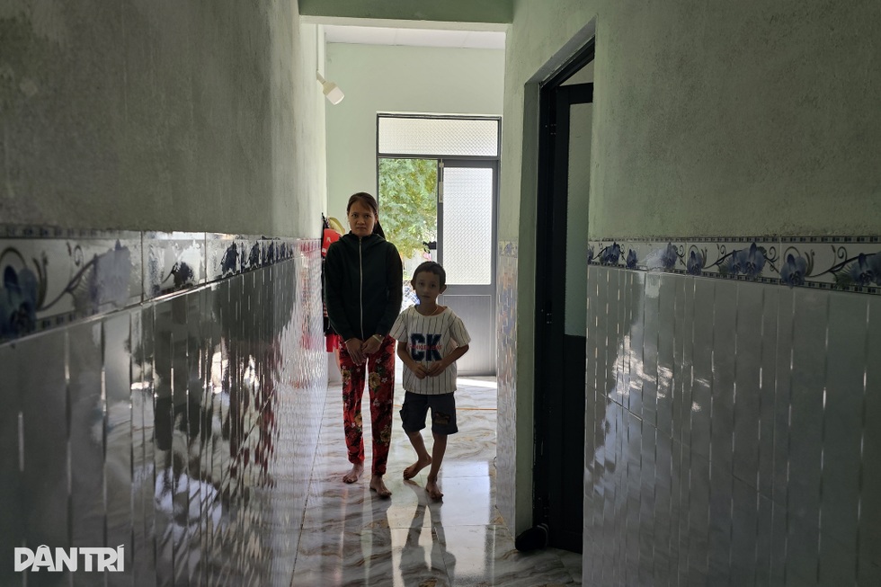 Niềm vui đón Tết trong những ngôi nhà mới từ tình cảm của bạn đọc Dân trí - 7 Niềm vui đón Tết trong những ngôi nhà mới từ tình cảm của bạn đọc Dân trí - 7