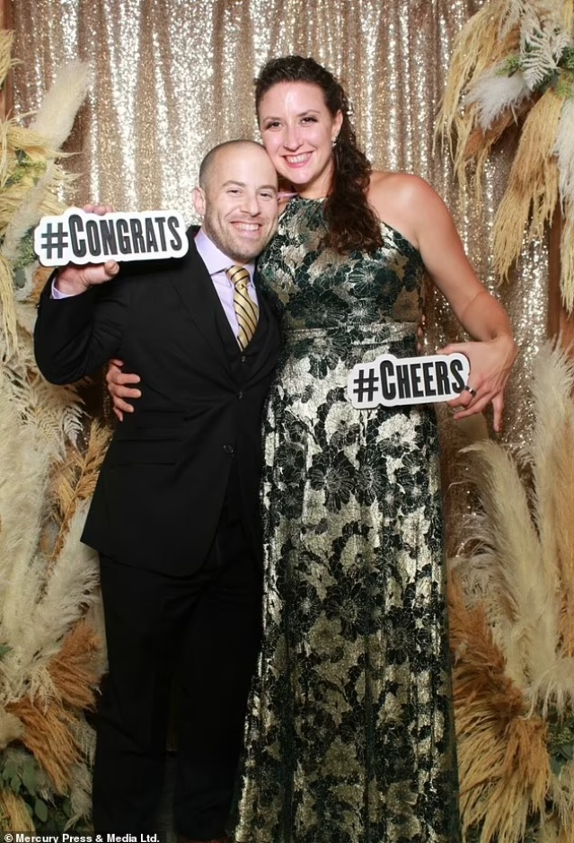 Tâm sự của cặp đôi đũa lệch: Chồng đứng đến... vai vợ - 1