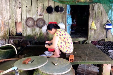 Nữ sinh mồ côi mẹ trước nguy cơ dừng bước ở ngưỡng cửa đại học