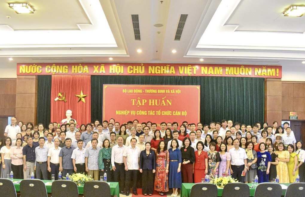 Hội nghị tập huấn nghiệp vụ công tác tổ chức cán bộ - 2