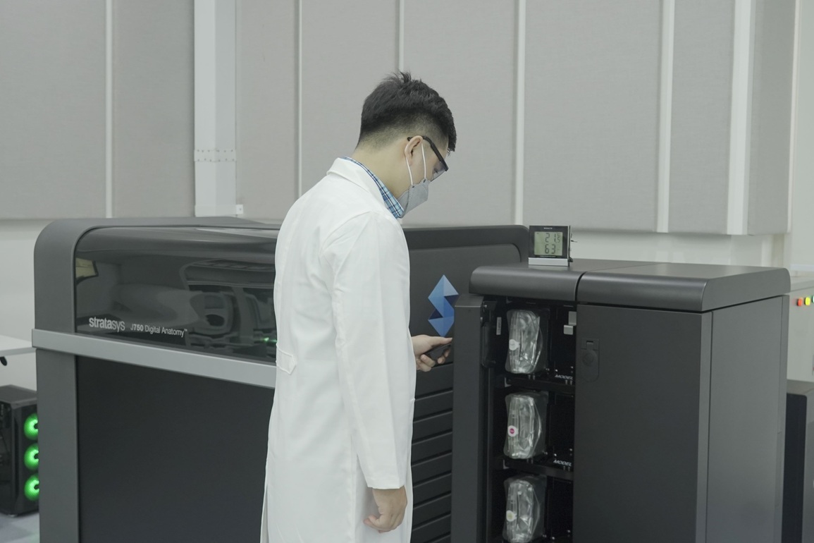 Thước ngắm phẫu thuật độc quyền made in Vietnam nâng độ chính xác của phẫu thuật khớp gối lên đến hơn 98% - 2