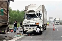 Ba ô tô tông liên hoàn trên cao tốc Hàm Nghi - Vũng Áng