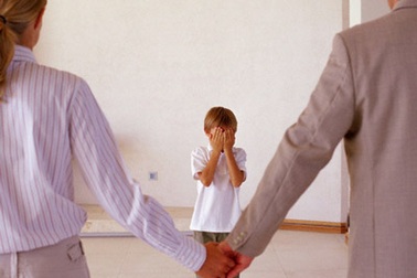 Khi chồng bỗng có... con riêng