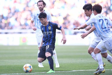 Sức hút của Công Phượng khiến nhiều CLB K-League ghen tỵ