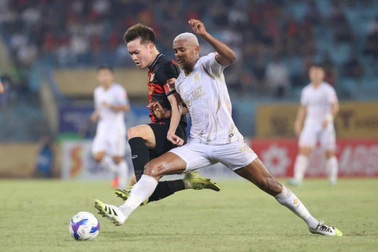 Hà Nội FC thua CLB Ninh Bình trong ngày ra mắt của HLV Harry Kewell