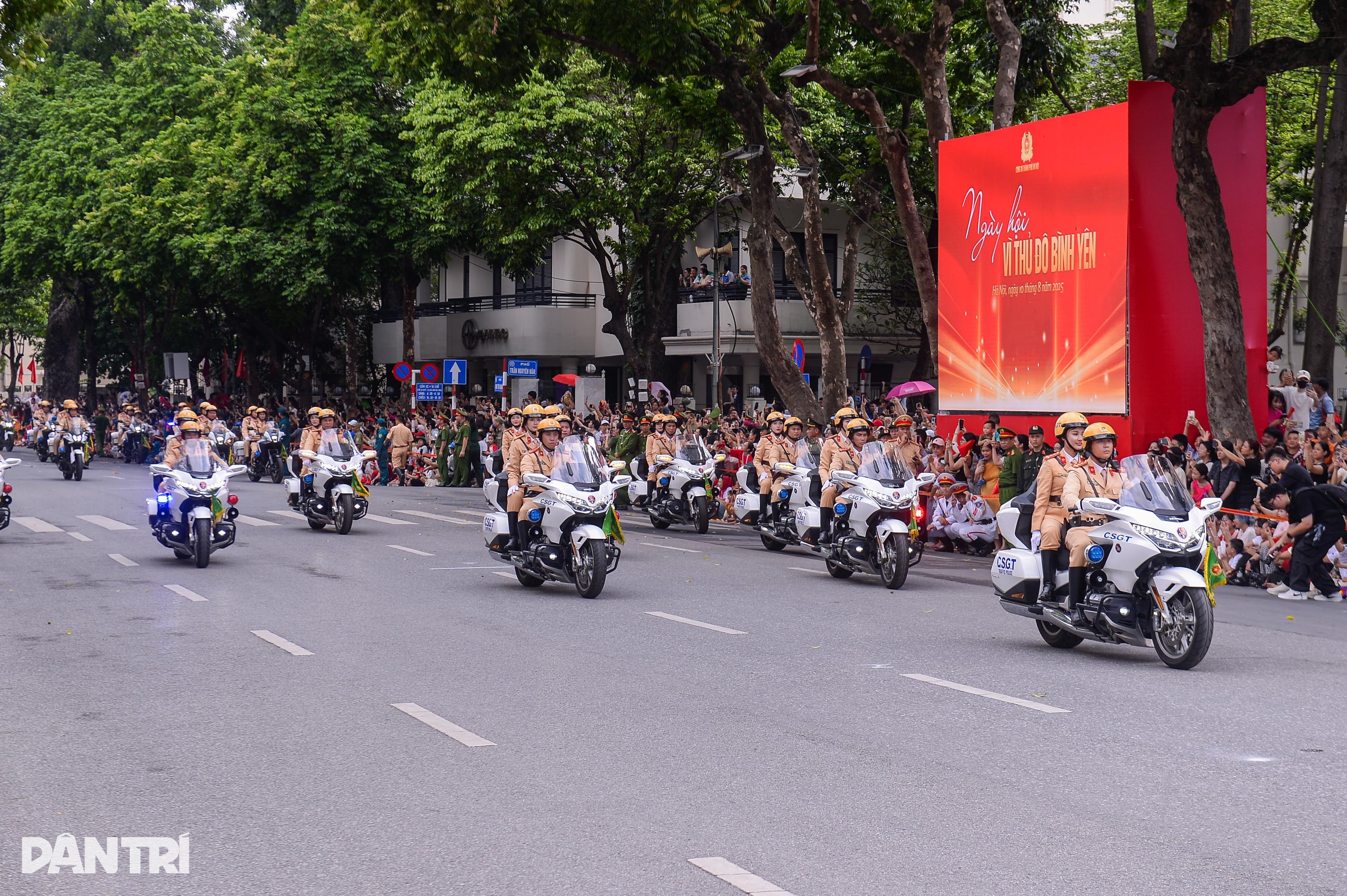 Chiêm ngưỡng dàn xe cơ giới hiện đại của Công an Hà Nội - 7