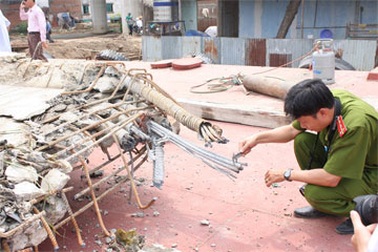 Trục vớt thành công dầm cầu chợ Đệm bị gãy