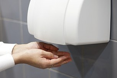 Máy sấy tay và đèn cực tím không diệt được virus corona