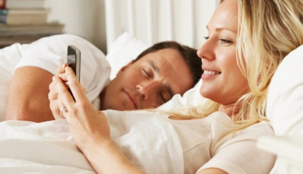 Sự thật về phụ nữ: Cũng lén tìm xem phim cấm như cánh mày râu - 1