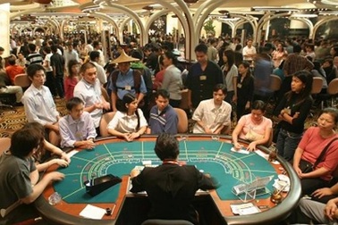 Hàng nghìn người Việt sang Campuchia đánh bạc mỗi ngày