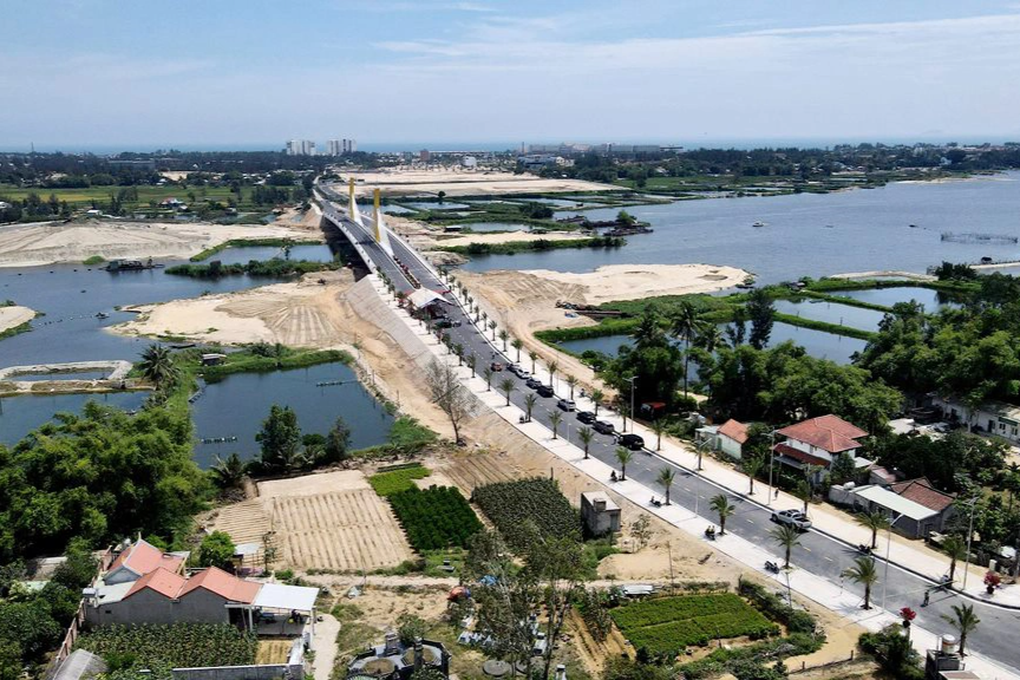 Quảng Nam nghe ý kiến chuyên gia để xây dựng đô thị ven biển, ven sông - 2 Quảng Nam nghe ý kiến chuyên gia để xây dựng đô thị ven biển, ven sông - 2