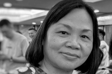 Người phụ nữ gõ cửa từng nhà cứu 4 người, không kịp thoát khi cháy chung cư