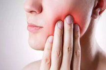 Dấu hiệu cảnh báo ung thư phổi từ cơn đau trên mặt