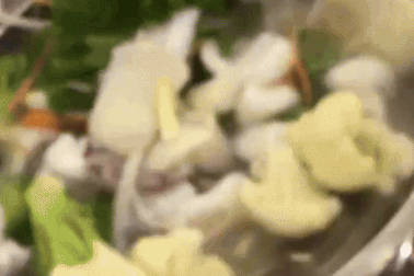 Mâm cỗ cưới ăn kiêng chỉ 5 món toàn đồ hấp luộc gây xôn xao ở Đồng Nai