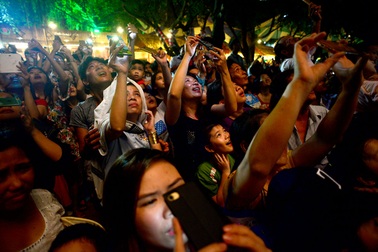 Người Sài Gòn kéo nhau đi xem pháo hoa ngày lễ 2/9