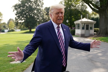 Đặc vụ Mỹ chặn đứng gói hàng chứa chất độc gửi cho Tổng thống Trump