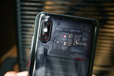 Cận cảnh mẫu smartphone Xiaomi có cảm biến vân tay đầu tiên ở Việt Nam