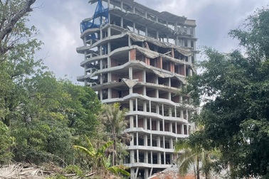 Hiện trạng khách sạn 12 tầng buộc phải tháo dỡ hoàn toàn ở Phú Quốc