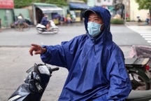 Cả ngày được vài ba khách, bác xe ôm "thở ngắn thở dài"