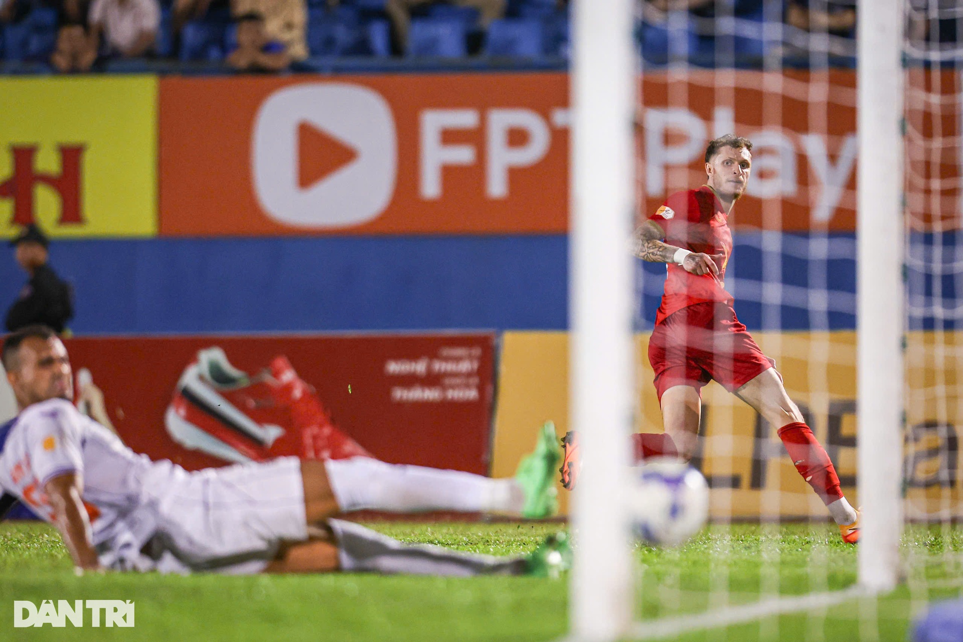 Hồng Lĩnh Hà Tĩnh nối dài chuỗi trận bất bại ở V-League - 8 Hồng Lĩnh Hà Tĩnh nối dài chuỗi trận bất bại ở V-League - 8