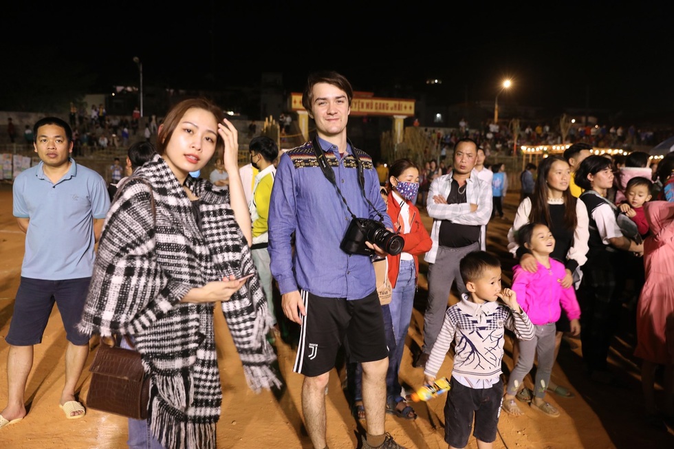 Đạo diễn Pháp gốc Việt bắc nhịp cầu đưa văn hóa dân tộc ra thế giới - 11 Đạo diễn Pháp gốc Việt bắc nhịp cầu đưa văn hóa dân tộc ra thế giới - 11