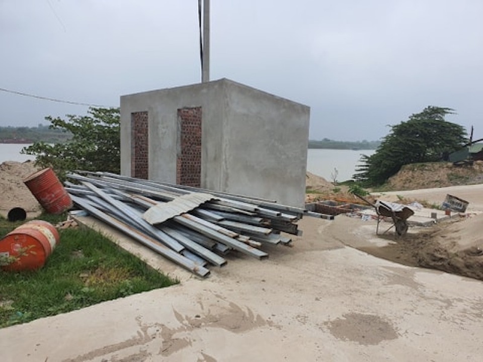 Sông Đuống bắt đầu được “tháo gông cùm” sau loạt bài phản ánh gây phẫn nộ! - 1 Sông Đuống bắt đầu được “tháo gông cùm” sau loạt bài phản ánh gây phẫn nộ! - 1
