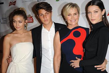 Những khoảnh khắc mẫu tử hạnh phúc của “sao” Hollywood