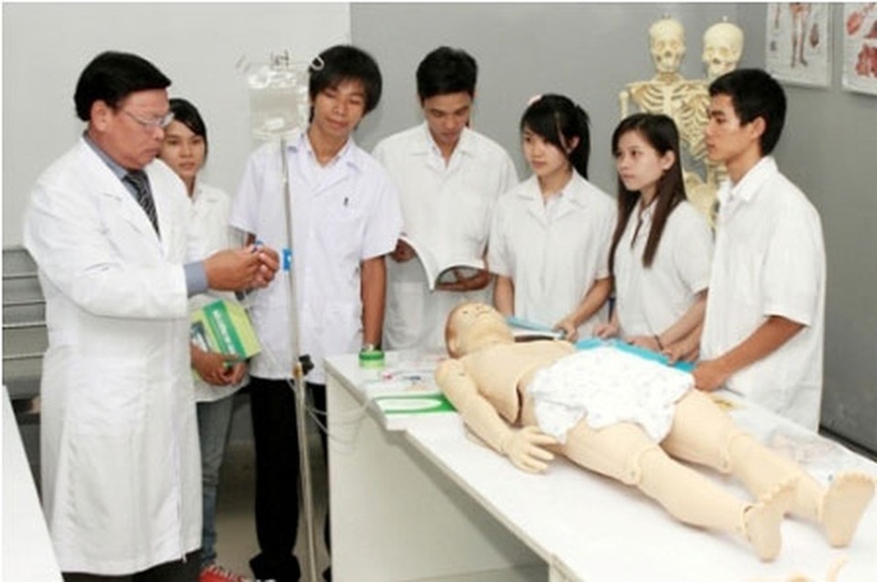 Bộ GD-ĐT: Tốt nghiệp ngành Y phải qua kỳ thi sát hạch mới được hành nghề - 1 Bộ GD-ĐT: Tốt nghiệp ngành Y phải qua kỳ thi sát hạch mới được hành nghề - 1