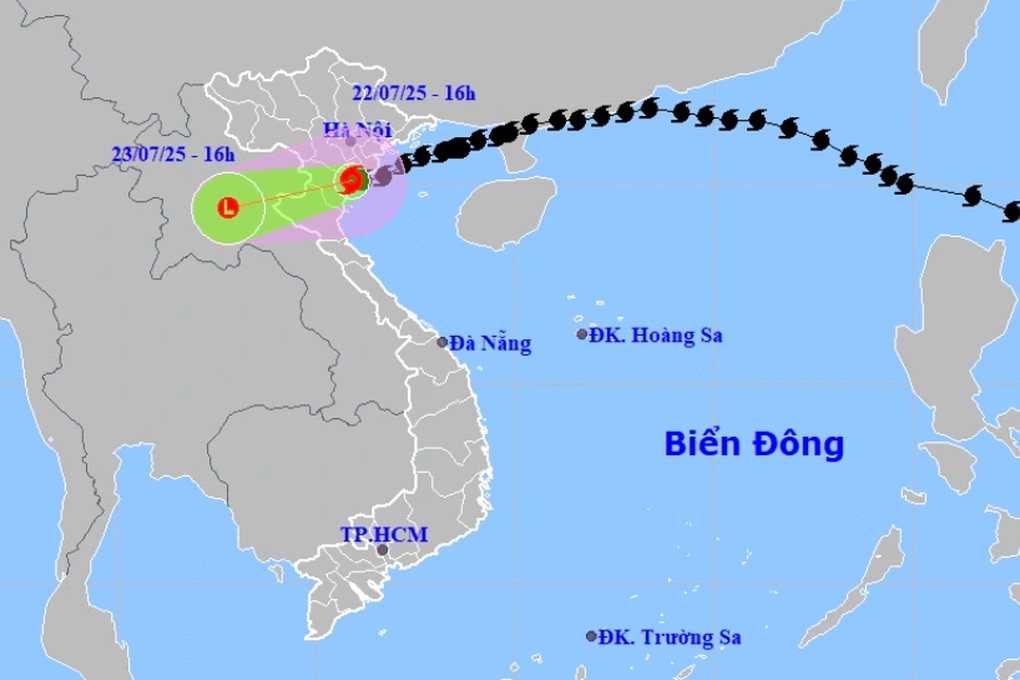 Ba giờ qua bão Wipha ít di chuyển, vẫn mạnh cấp 8 giật cấp 10 - 1 Ba giờ qua bão Wipha ít di chuyển, vẫn mạnh cấp 8 giật cấp 10 - 1