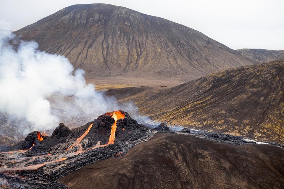 Núi lửa Iceland tỉnh giấc sau 6.000 năm, phun trào dữ dội - 5 Núi lửa Iceland tỉnh giấc sau 6.000 năm, phun trào dữ dội - 5
