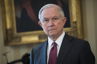 Bộ trưởng Tư pháp Mỹ bị đề nghị từ chức vì bí mật liên hệ với quan chức Nga