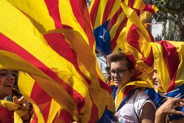 Làn sóng công ty đa quốc gia ồ ạt rút khỏi Catalonia