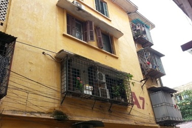 Tự ý xây "chuồng cọp", khốn đốn nhận hình phạt cắt điện ngày nắng nóng