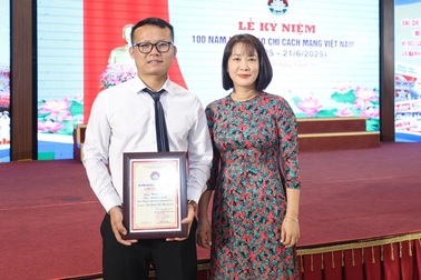 Phóng viên báo Dân trí đạt giải C Giải Báo chí Trần Phú