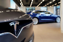 Tesla giảm giá xe lần thứ 6 chỉ trong vòng 3 tháng, vì sao?