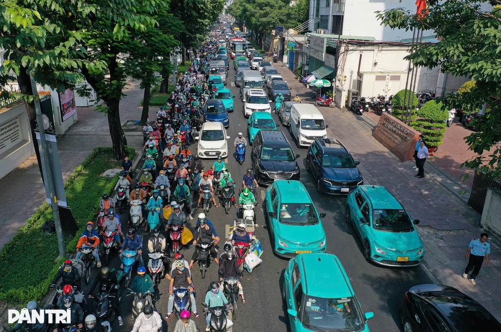TPHCM khó mở làn riêng cho xe đạp ở khu vực trung tâm - 2 TPHCM khó mở làn riêng cho xe đạp ở khu vực trung tâm - 2