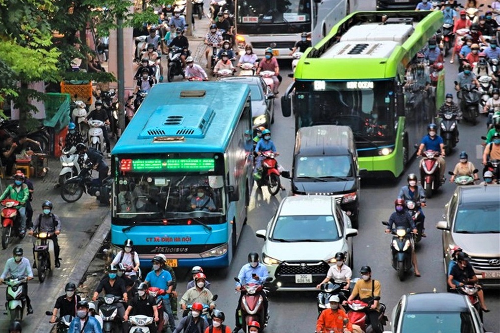 Chủ tịch Hà Nội: Mỗi sáng có 2,3 triệu cháu đến trường, không ùn tắc mới lạ - 2 Chủ tịch Hà Nội: Mỗi sáng có 2,3 triệu cháu đến trường, không ùn tắc mới lạ - 2