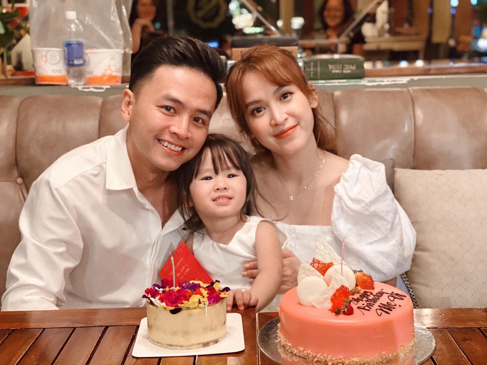 Hòa Minzy bất ngờ tiết lộ đã yên bề gia thất - 13 Hòa Minzy bất ngờ tiết lộ đã yên bề gia thất - 13