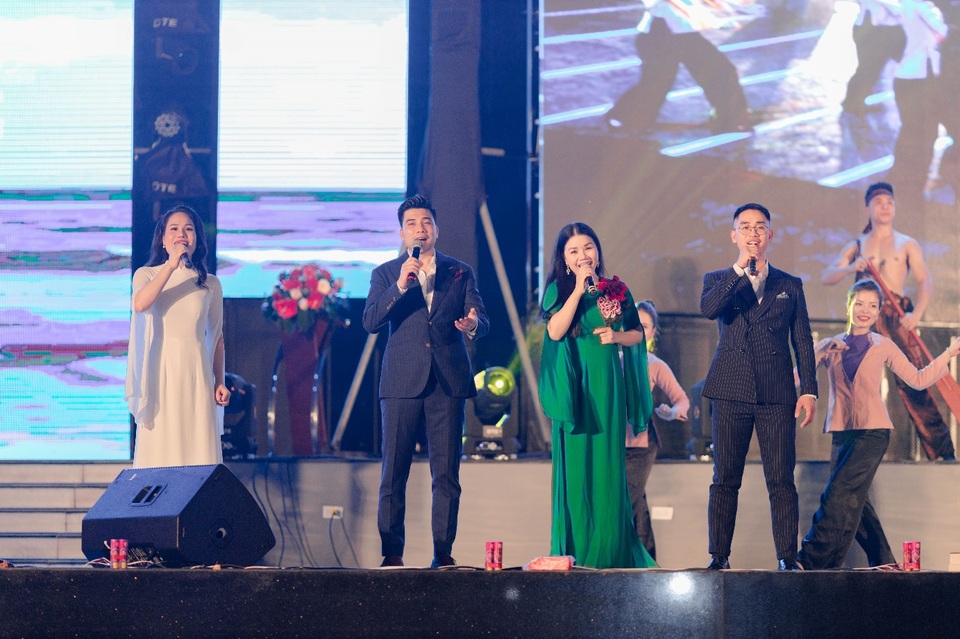 Chính thức khai mạc sự kiện Vân Đồn chào hè 2021 - 5 Chính thức khai mạc sự kiện Vân Đồn chào hè 2021 - 5