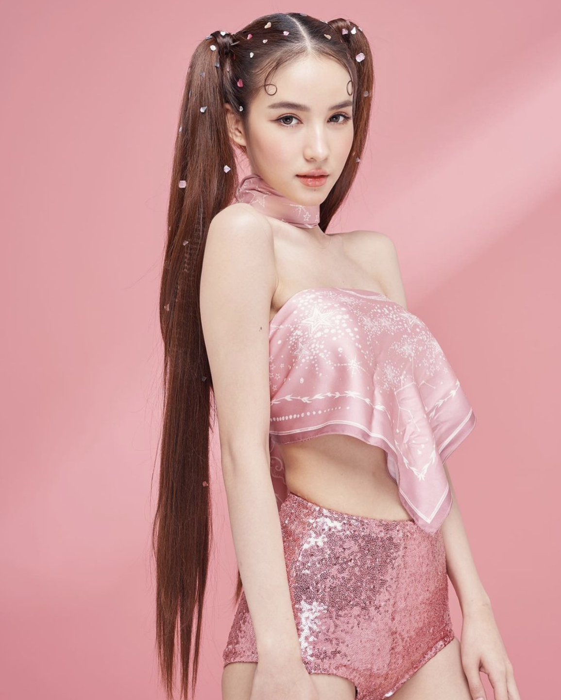 Hành trình được là chính mình đau đớn của thiên thần chuyển giới Thái Lan - 12 Hành trình được là chính mình đau đớn của thiên thần chuyển giới Thái Lan - 12