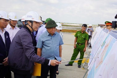 Phó Thủ tướng Nguyễn Chí Dũng kiểm tra loạt dự án trọng điểm tại Quảng Trị