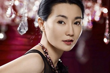 Trương Mạn Ngọc hò hẹn với người kém 15 tuổi 