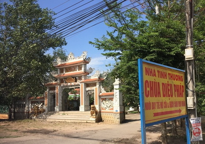 Chùa chiền, từ thiện, cô nhi viện, mồ côi