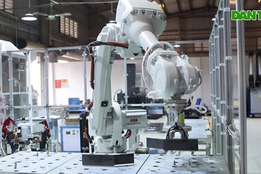 Nghề "bấm nút" ra sản phẩm nhưng mang tiếng nặng nhọc, độc hại