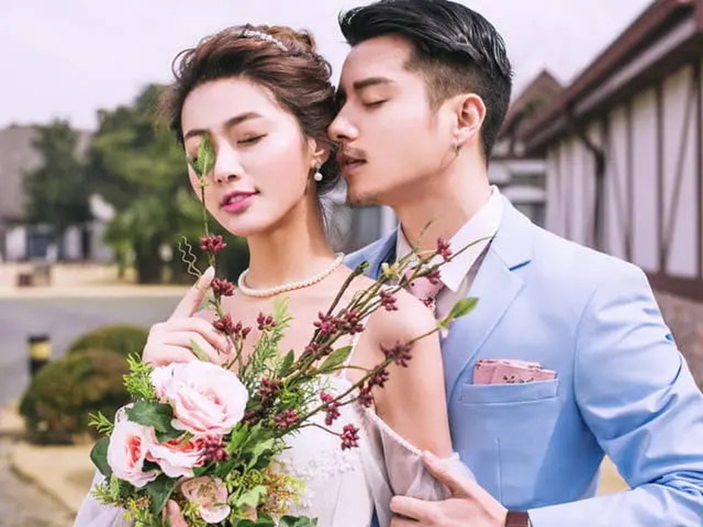 Làm dâu hào môn, tôi sốc nặng khi vén màn phía sau cuộc sống giàu có - 1 Làm dâu hào môn, tôi sốc nặng khi vén màn phía sau cuộc sống giàu có - 1