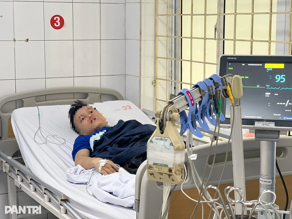 Vụ cháy tại Trung Kính: Phép màu đến với những nạn nhân ám đầy khói đen - 1 Vụ cháy tại Trung Kính: Phép màu đến với những nạn nhân ám đầy khói đen - 1